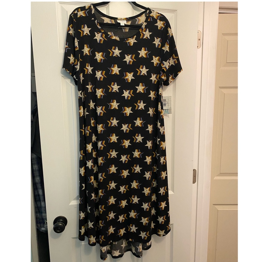 LulaRoe Carly Dress Plus Size 2XL, Black with Stars